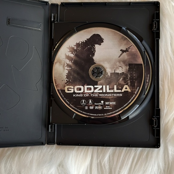 DVD BUNDLE (KIDS) : Godzilla, Sharboy and Lavagirl, Barnyard, Jingle All The Way - Picture 12 of 14